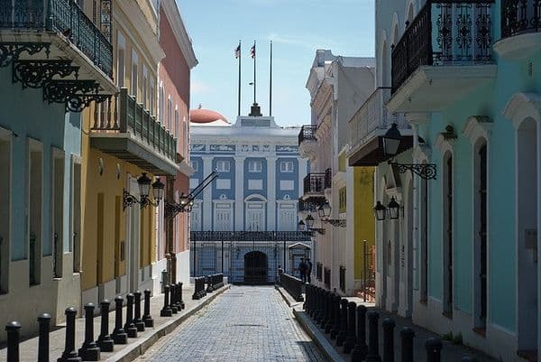 Puerto Rico governor signs executive order legalising medical marijuana