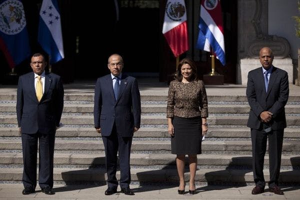 Líderes latinoamericanos instan a que se revisen las políticas de drogas después de que dos estados voten a favor de legalizar la marihuana en los EE.UU.