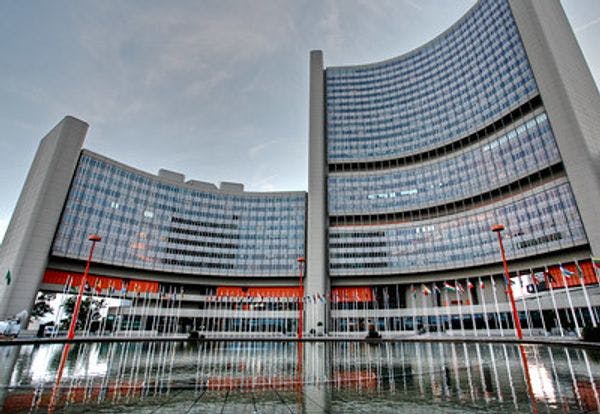 Un organe des Nations Unies se prépare pour le vote de décembre sur les recommandations de l’OMS relatives au cannabis malgré le coronavirus