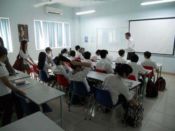 La alianza DPA presenta un nuevo programa sobre drogas en una escuela de secundaria de Nueva York